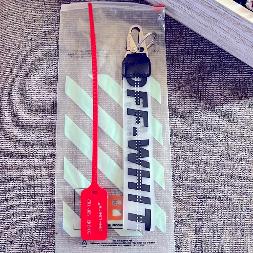 Off-White Custom Keychain Black